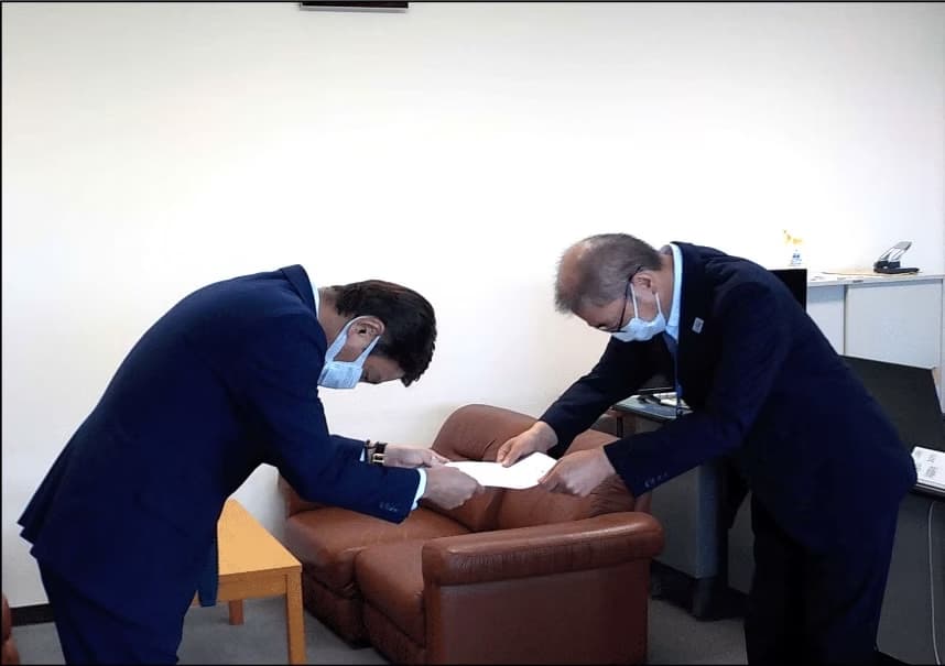 大河原土木事務所長よりスマイルサポーターの登録証を授与頂きました